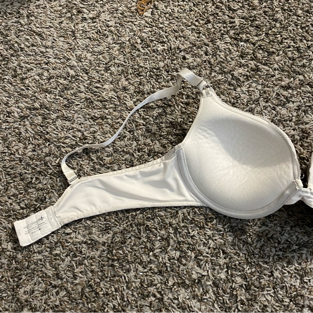 Lily of France Bra 36C White Floral Lace Trim Underwire Classic T-shirt - Picture 4 of 6